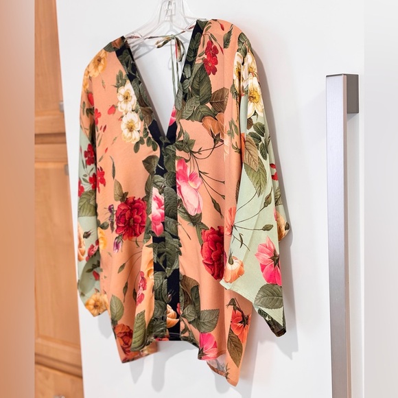 Farm Rio Anthropologie Floral Viscose Kimono Style Blouse Small - Picture 12 of 12